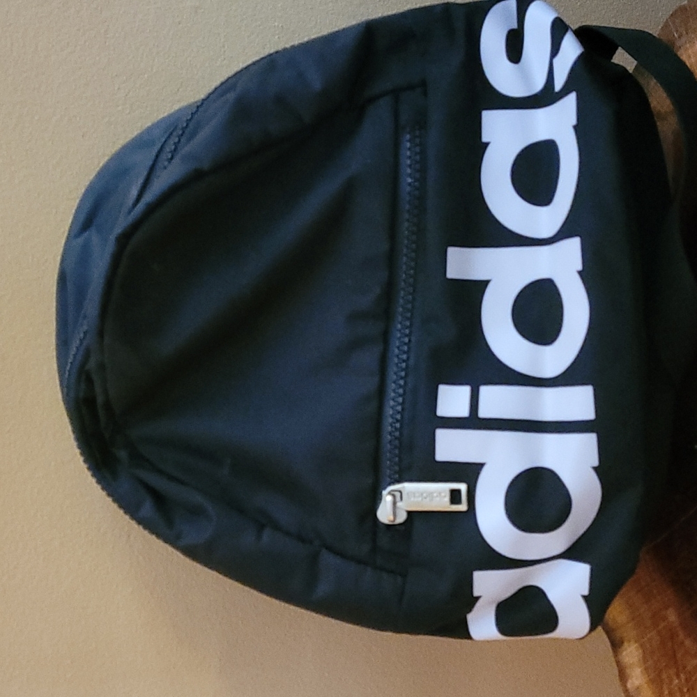 Adidas Mini Backpack in good condition Mini size
